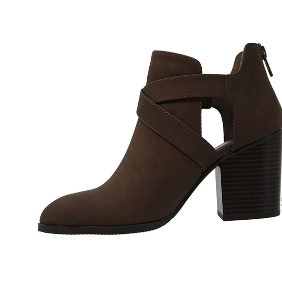 NIB Dark Brown CrissCross Buckled Chunky Heel Boot - Picture 3 of 6